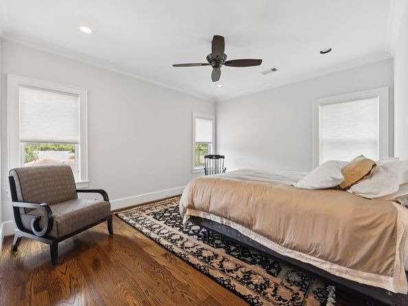 2223 Saxon Drive, Houston TX 77018