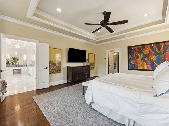 2223 Saxon Drive, Houston TX 77018