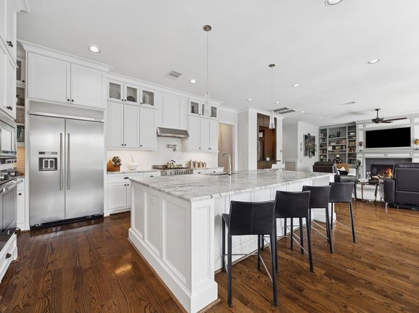 2223 Saxon Drive, Houston TX 77018