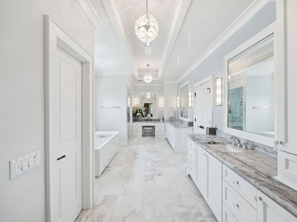 2223 Saxon Drive, Houston TX 77018