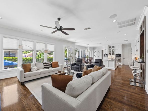 2223 Saxon Drive, Houston TX 77018