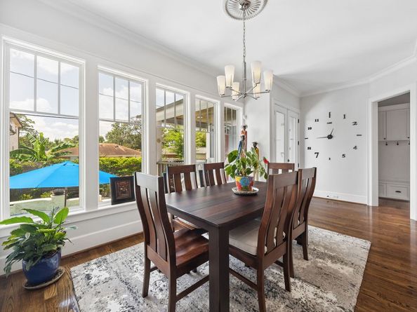 2223 Saxon Drive, Houston TX 77018