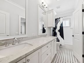 2223 Saxon Drive, Houston TX 77018