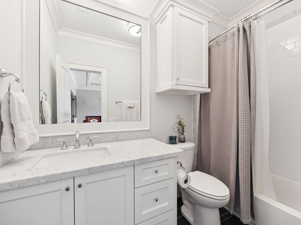 2223 Saxon Drive, Houston TX 77018
