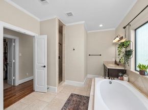 5907 Kiam Street B, Houston TX 77007