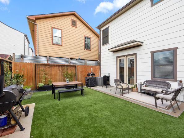 5907 Kiam Street B, Houston TX 77007
