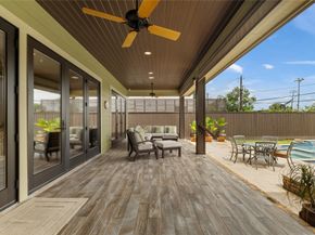 1123 Du Barry Lane, Houston TX 77018