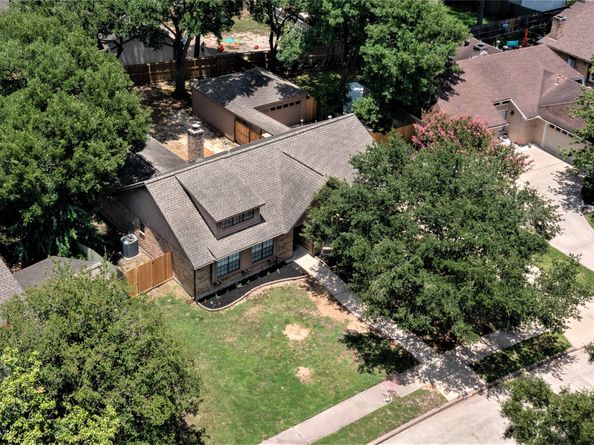 15734 Lakedale Drive, Houston TX 77095