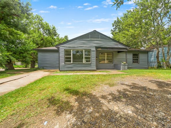 6003 Westover Street, Houston TX 77033