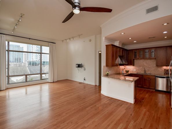 2211 Briarglen Drive 705, Houston TX 77027