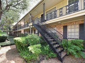 3224 Timmons Lane 112, Houston TX 77027