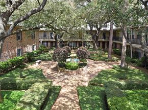 3224 Timmons Lane 112, Houston TX 77027