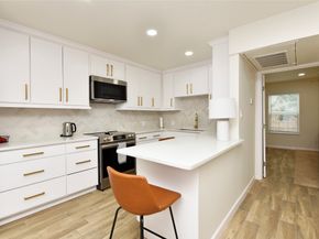 3224 Timmons Lane 112, Houston TX 77027