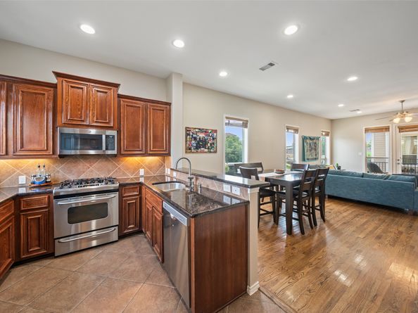 2613 Link Road, Houston TX 77009