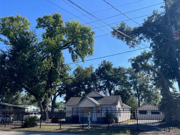 5721 Breen Drive, Houston TX 77086
