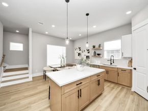 1102 Mansfield Street B, Houston TX 77091