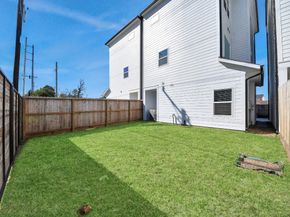 1102 Mansfield Street B, Houston TX 77091