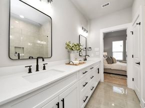 1102 Mansfield Street B, Houston TX 77091