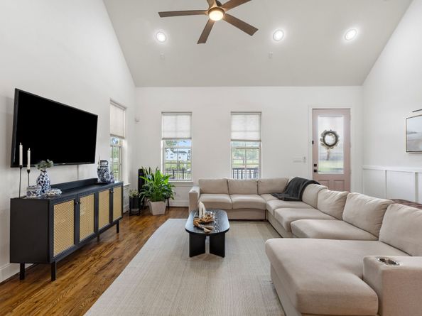 8726 Kempwood Drive, Houston TX 77080