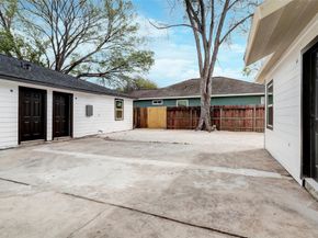 306 E 40th 1/2 Street, Houston TX 77018