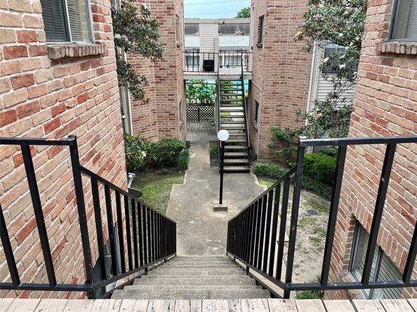 10130 Waterstone Drive, Houston TX 77042