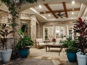 19 Hunnewell Way, The Woodlands TX 77382