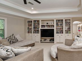 19 Hunnewell Way, The Woodlands TX 77382