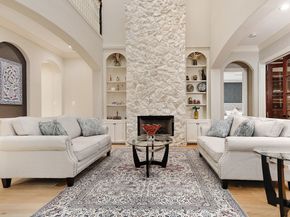 19 Hunnewell Way, The Woodlands TX 77382