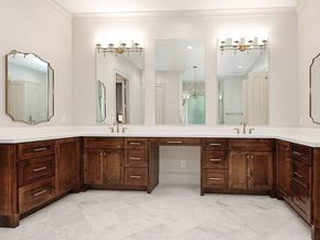 19 Hunnewell Way, The Woodlands TX 77382