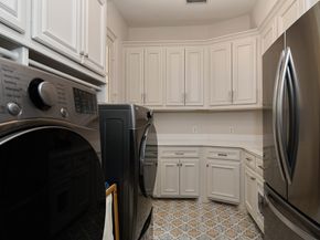 19 Hunnewell Way, The Woodlands TX 77382