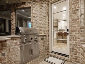 19 Hunnewell Way, The Woodlands TX 77382
