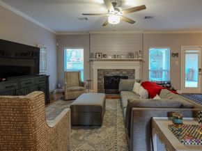 19 Featherfall Pl, The Woodlands TX 77381