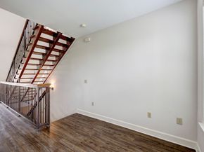 1602 Elgin Street 13, Houston TX 77004