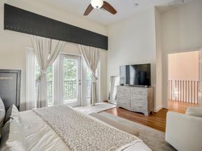 5841 Darling Street C, Houston TX 77007