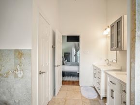 5841 Darling Street C, Houston TX 77007