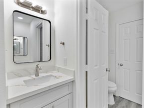 6111 Beverly Hill Street 32, Houston TX 77057
