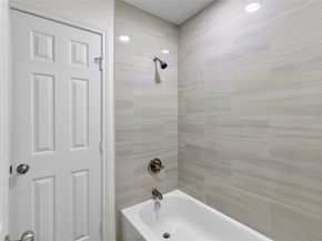 6111 Beverly Hill Street 32, Houston TX 77057