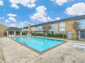 6111 Beverly Hill Street 32, Houston TX 77057