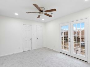 6111 Beverly Hill Street 32, Houston TX 77057