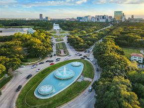 1601 Bonnie Brae Street, Houston TX 77006