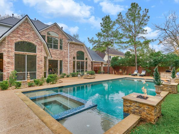 6 Glentrace Circle, The Woodlands TX 77382