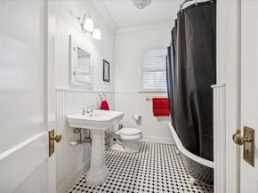 313 Byrne Street, Houston TX 77009