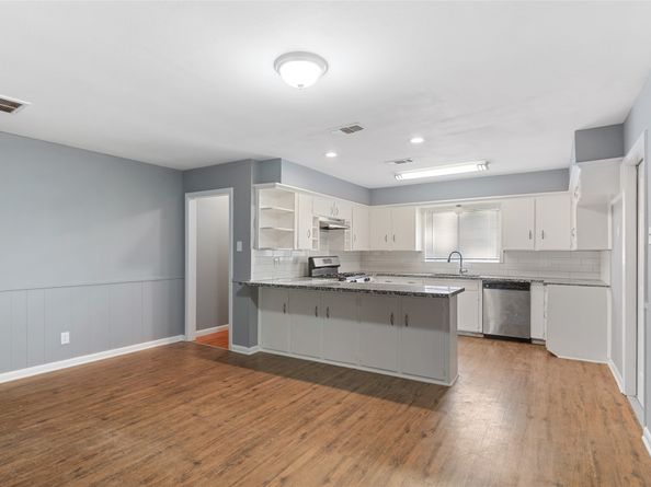 10502 Royal Oaks Drive, Houston TX 77016