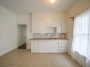 1517 BONNIE BRAE Street, Houston TX 77006