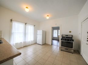 1517 BONNIE BRAE Street, Houston TX 77006