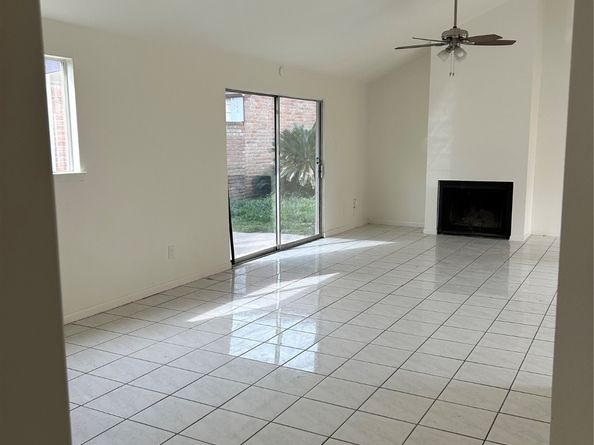 6354 Ivyknoll Drive, Houston TX 77035