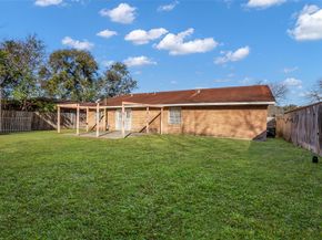 7226 Kingsway Drive, Houston TX 77087