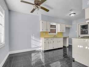 7226 Kingsway Drive, Houston TX 77087