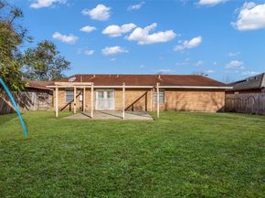 7226 Kingsway Drive, Houston TX 77087