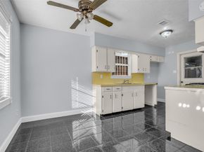 7226 Kingsway Drive, Houston TX 77087